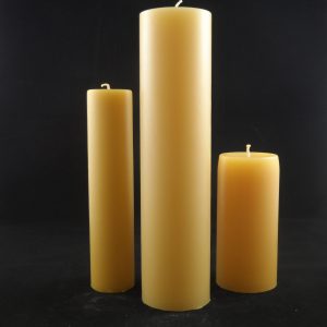 Festival Large Candle Honey 70x280mm (Large candle in middle)
